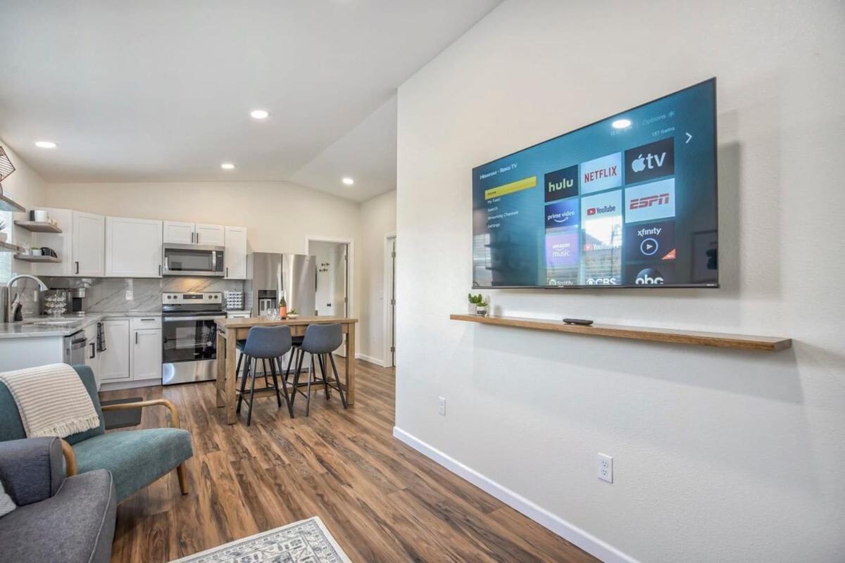 Sheridan Suite - King Bbq Skyline View Colorado Springs Luaran gambar